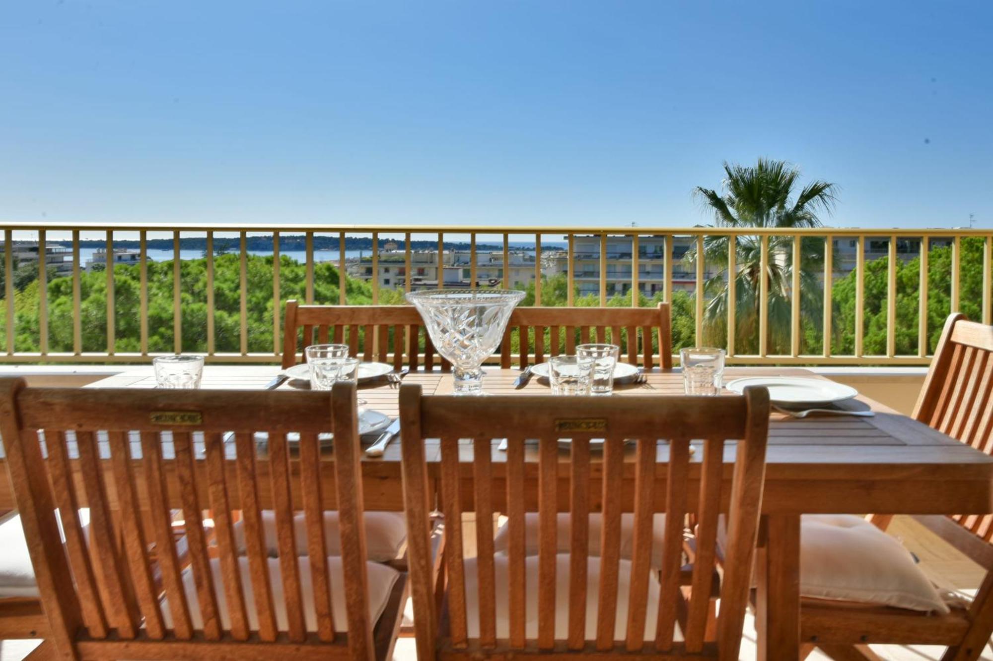 Close To Downtown Cannes Swimming Pool And Sea View Exterior photo